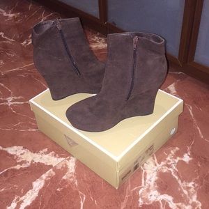 New brown beautiful boots